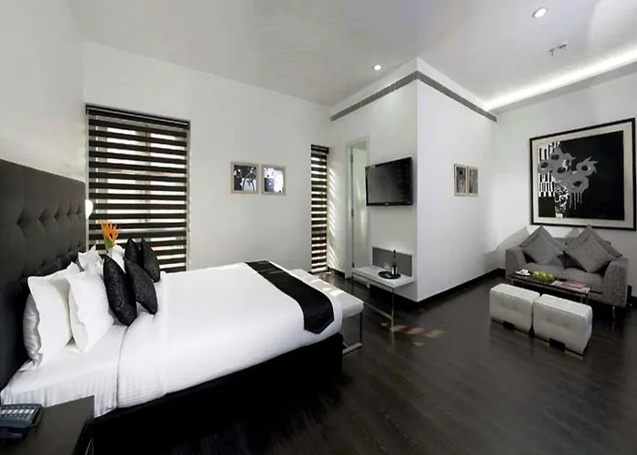 Central hotel: Sapphire Suites